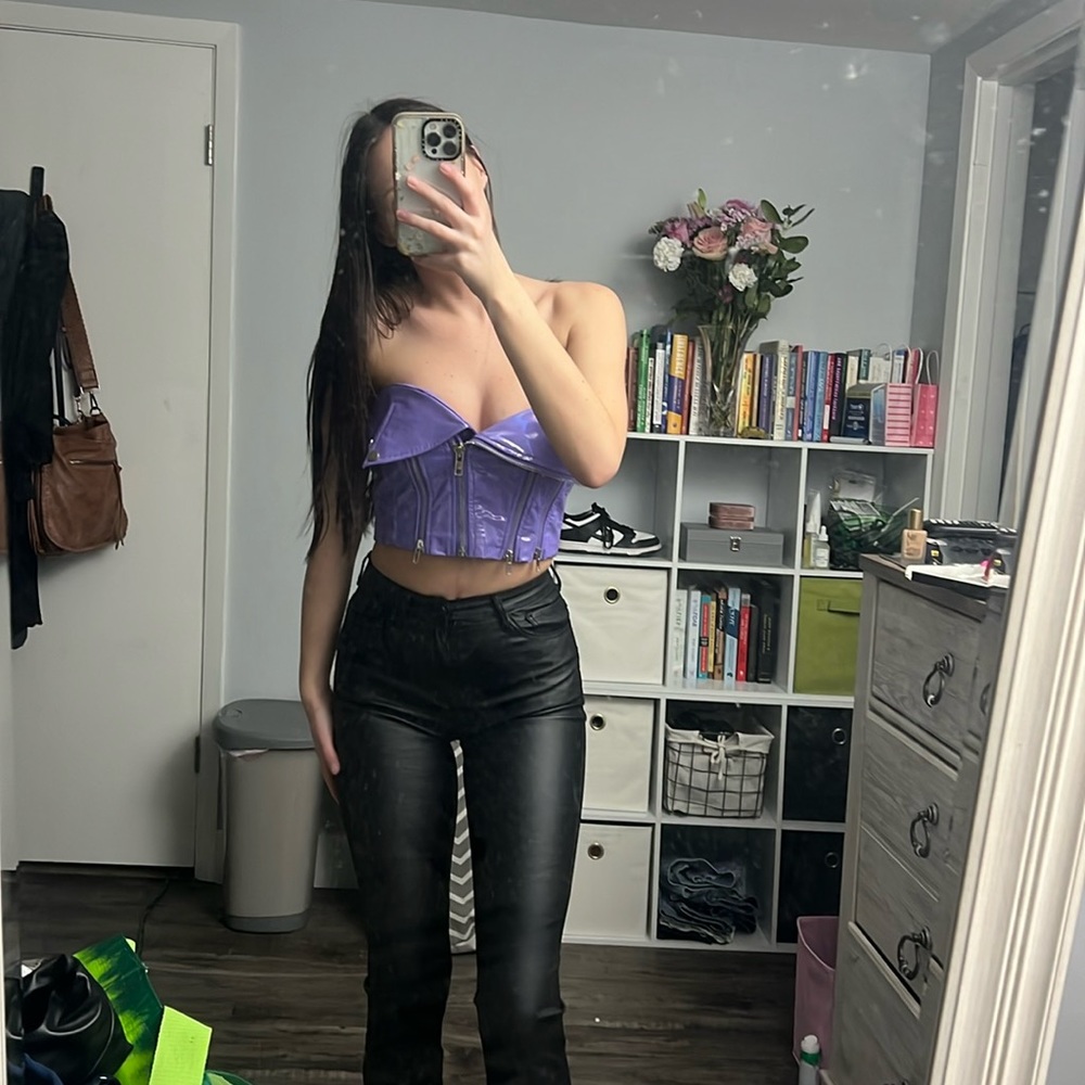 purple crop top that can unzip bought from a boutique and can’t return